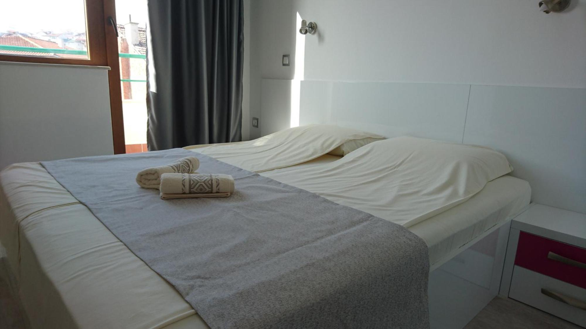 Park Apartments & Rooms Popovi Sandanski Phòng bức ảnh